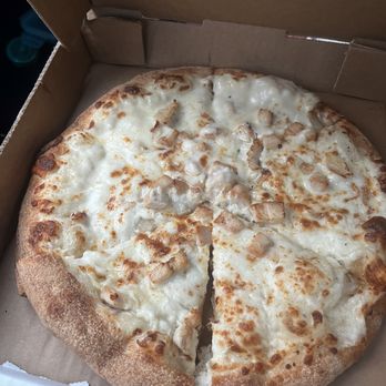 Pizza Classics - Chicken Alfredo pizza - Pizza Near Me - San Antonio, Texas Pizza Classics - Chicken Alfredo pizza - Pizza Near Me - San Antonio, Texas