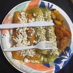 Taquizas el Meño - Q dal unas enchiladas mixtas