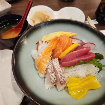 Gurume Sushi - Chirashi don - Japanese Near Me - Irvine, California Gurume Sushi - Chirashi don - Japanese Near Me - Irvine, California