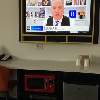 Sandyland Reef Inn - Large TV with good cable, microwave and refrigerator there also. - Hotels Near Me - Carpinteria, California