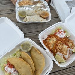 Los Jarochos Mexican Food - Burritos, garnachas, empanadas