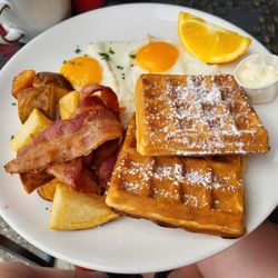 Tommy's Cafe - Waffles