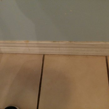 Sugar Beach Condominiums - Nasty base board in bathroom. - Condominiums Near Me - Orange Beach, Alabama Sugar Beach Condominiums - Nasty base board in bathroom. - Condominiums Near Me - Orange Beach, Alabama