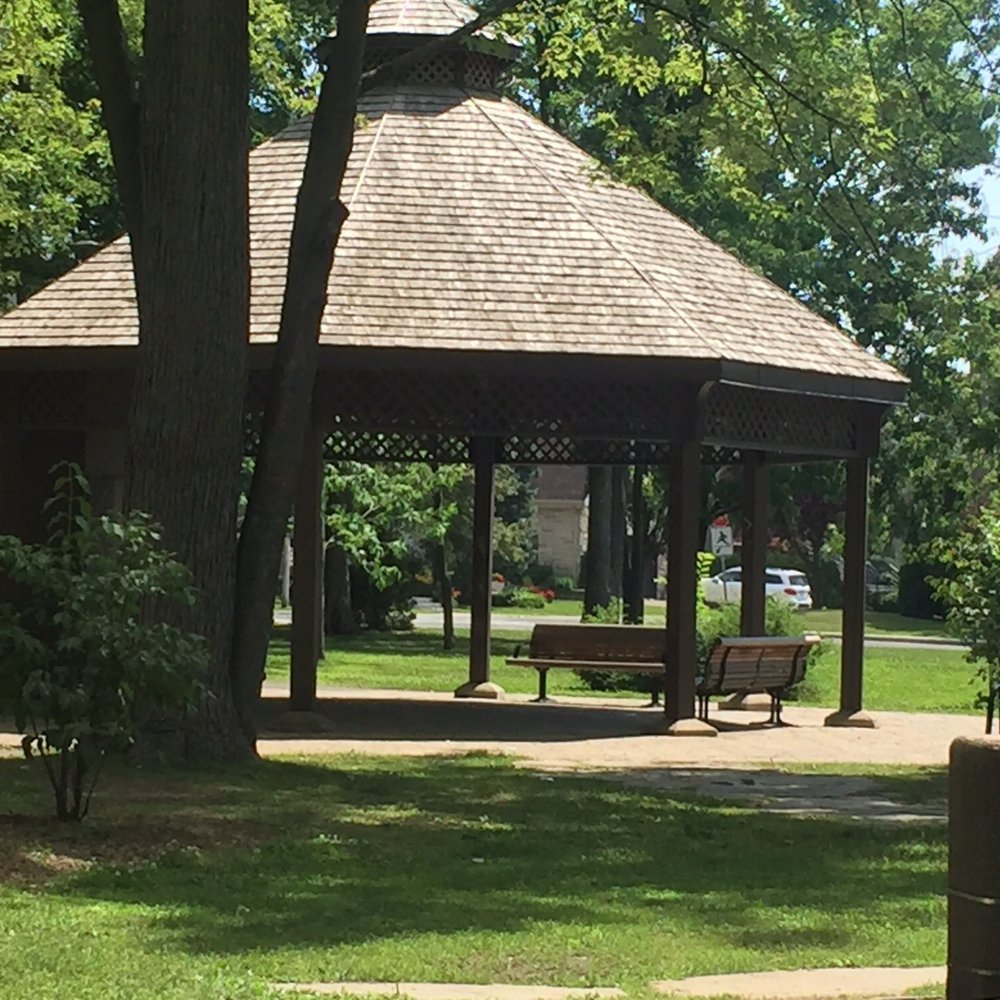 Parc Nathan-Shuster - Parks Near Me - Côte Saint-Luc, Quebec