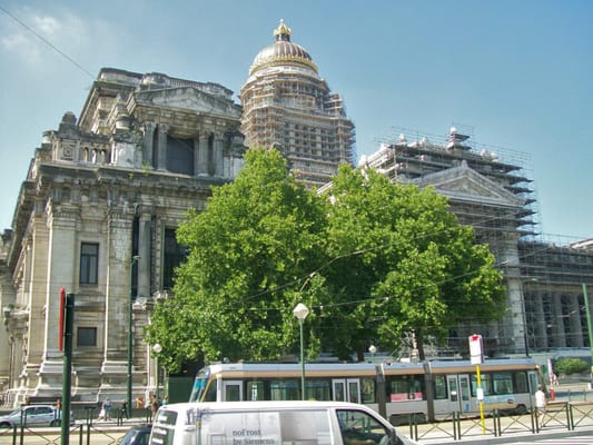 Palais de Justice by null