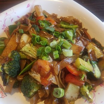 Thai Cuisine - Vegetable pad kee mao - Thai Near Me - Austin, Texas Thai Cuisine - Vegetable pad kee mao - Thai Near Me - Austin, Texas