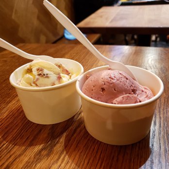 Annapolis Ice Cream - Wild Berry Swirl and Dark Resberry - Ice Cream & Frozen Yogurt Near Me - Annapolis, Maryland