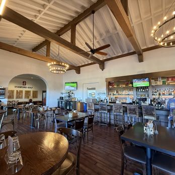 Birdie's at Stanford Golf - New American Near Me - Stanford, California