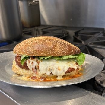 MAMA'S RESTAURANT & BAR - Updated December 2025 - 222 Photos & 192