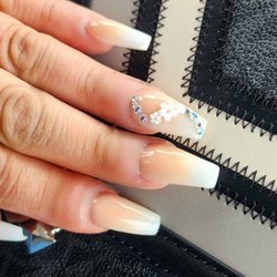 Luxer Nails & Spa - Acrylic nails with ombre natural look