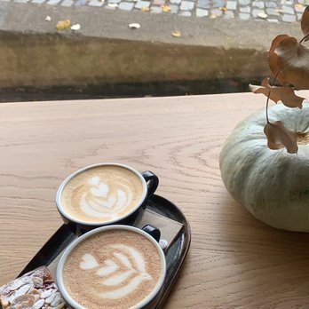 La Comuna - Coffee & Tea Near Me - Girona, GI