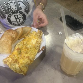 Hijos De La Gran Fruta - Ham and cheese omelette - Breakfast & Brunch Near Me - Carolina, Puerto Rico Hijos De La Gran Fruta - Ham and cheese omelette - Breakfast & Brunch Near Me - Carolina, Puerto Rico