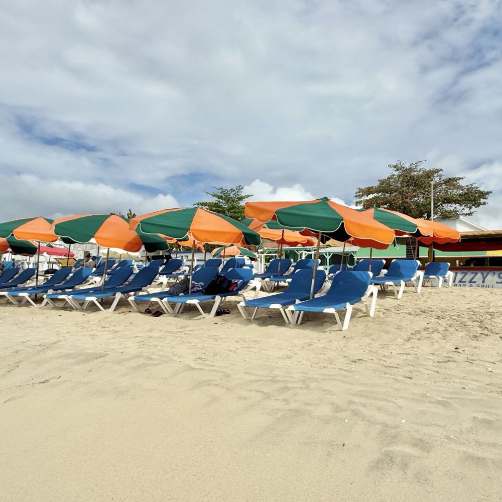 Lizzy's Beach Bar - Lizzy's chairs and umbrellas - Food Stands Near Me - Phillipsburg, New Jersey