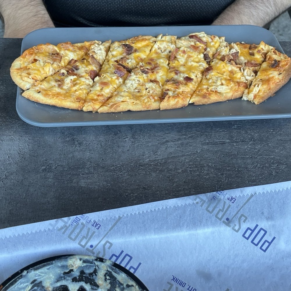 PopStroke - Barbecue chicken flatbread - Mini Golf Near Me - Orlando, Florida PopStroke - Barbecue chicken flatbread - Mini Golf Near Me - Orlando, Florida