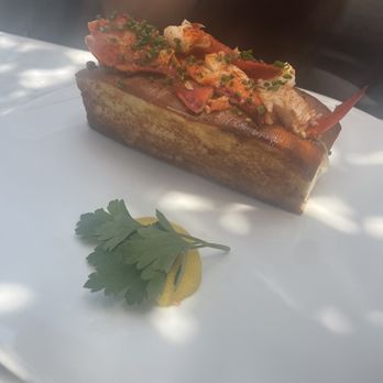 RH Rooftop Restaurant at RH Dallas - Lobster Roll - American Near Me - Dallas, Texas RH Rooftop Restaurant at RH Dallas - Lobster Roll - American Near Me - Dallas, Texas