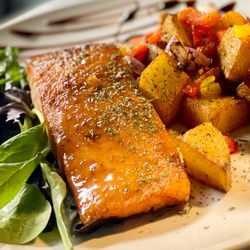 Cosa Nostra - Salmón con salsa de coco y Brandy