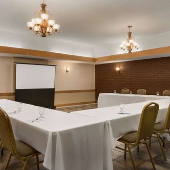 Travelodge - Meeting Room - Venues & Event Spaces Near Me - Simcoe, Ontario