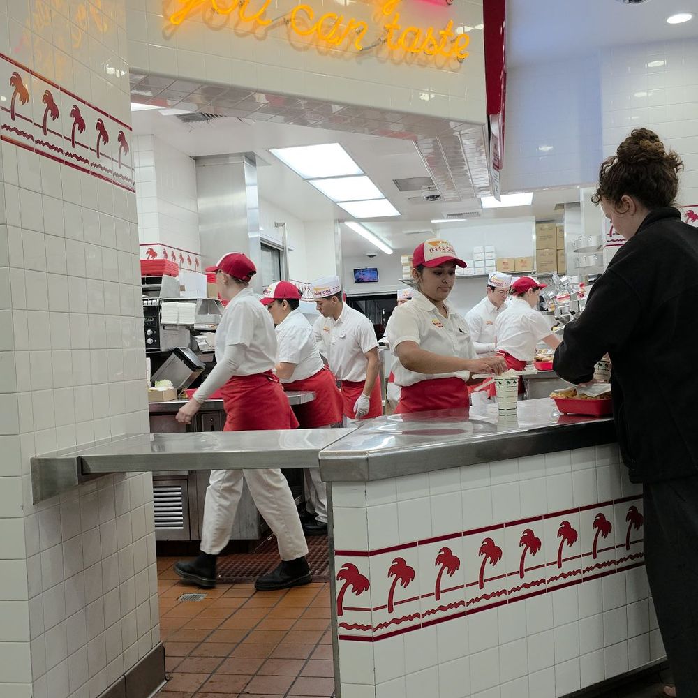 In-N-Out Burger - Burgers Near Me - Long Beach, California In-N-Out Burger - Burgers Near Me - Long Beach, California