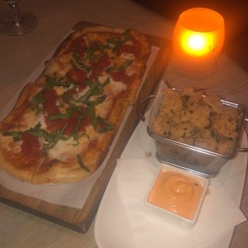 CRUSH American Grill - Crispy shrimp and margherita flatbread - Lounges Near Me - Las Vegas, Nevada CRUSH American Grill - Crispy shrimp and margherita flatbread - Lounges Near Me - Las Vegas, Nevada