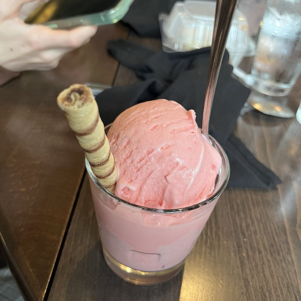Lebro's Restaurant - Strawberry gelato, 8/10 - Italian Near Me - Getzville, New York Lebro's Restaurant - Strawberry gelato, 8/10 - Italian Near Me - Getzville, New York