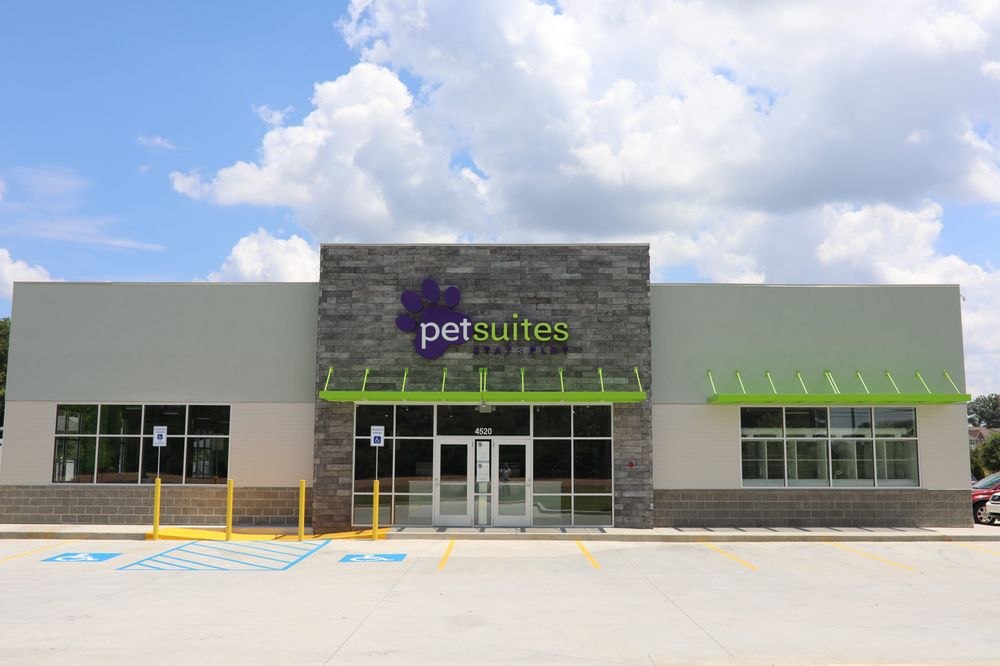 PETSUITES COLLIERVILLE Updated September 2024 15 Photos 4520 S