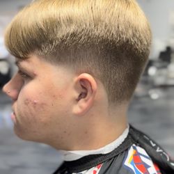 A Gentlemen‘s Quarter Barbershop - Taper Fade