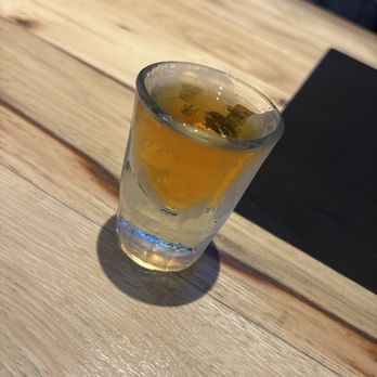 Twin Peaks - Shot of caramel whiskey by old Smokey - New American Near Me - Reno, Nevada