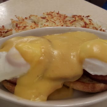 The Pancake Chef - Eggs benedict w/hash Browns - American Near Me - SeaTac, Washington