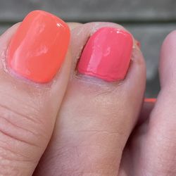 Nail Art and Spa - Their DND #556 Coral Reef definitely does NOT match! No-Chip on hands, regular on toes. No big deal to me. Just a heads-up.