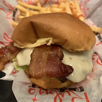 Ruby's Diner - Bacon cheeseburger - Diners Near Me - Commerce, California Ruby's Diner - Bacon cheeseburger - Diners Near Me - Commerce, California