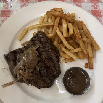 Bistrot Du Coin - Onglet a L'echalotte - French Near Me - Washington, DC, District of Columbia