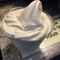 This picture doesn't do it any justice, but this banana froYo.. It's super soft, creamy, & tastes like banana !! SOOO GOOD