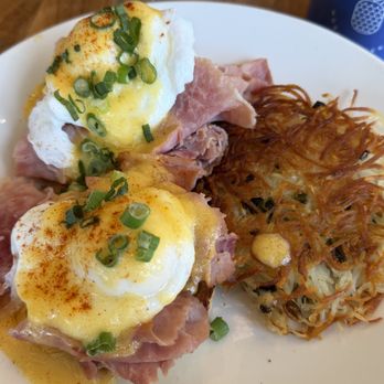 Benedict's - classic benedict - Breakfast & Brunch Near Me - Wayzata, Minnesota
