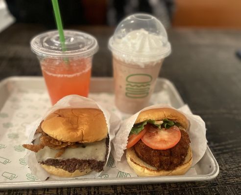 Shake Shack Chicago Athletic Association by null