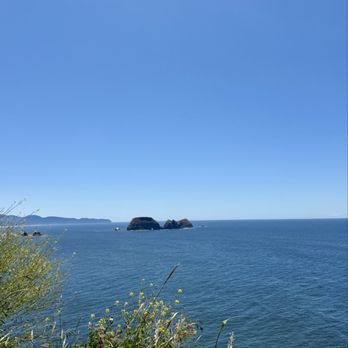 Cape Meares Lighthouse - Landmarks & Historical Buildings Near Me - Tillamook, Oregon