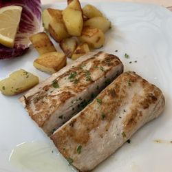 La Piazzetta - The other whole white fish that was fire