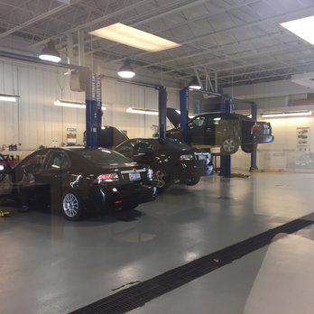 Fox Saab Service - Busy fixing Saabs - Auto Repair Near Me - Grand Rapids, Michigan