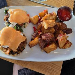 Pulled pork benedicts.