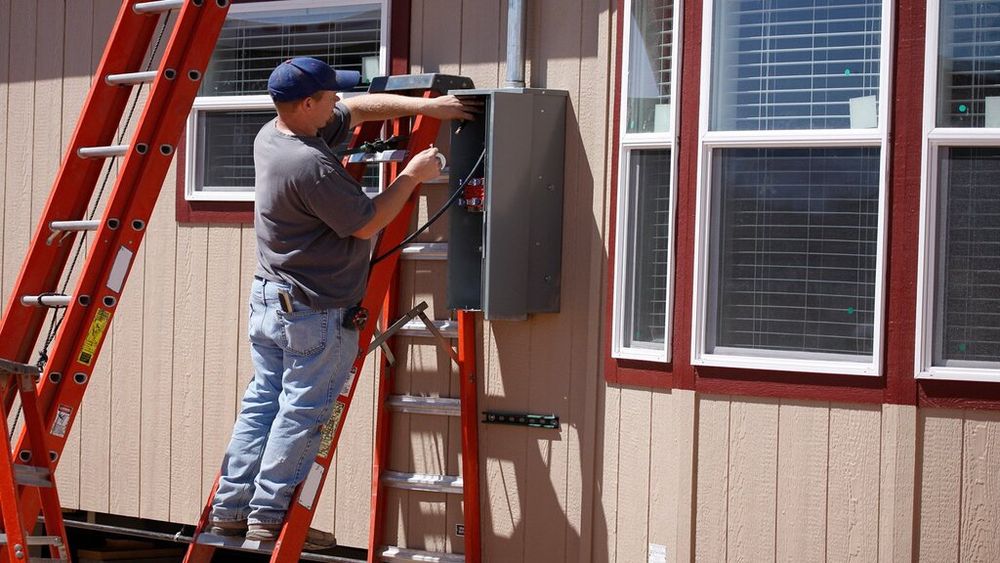 Slide of Fast Fix Electrician San Diego