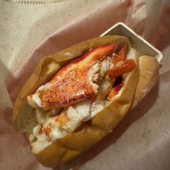 Luke's Lobster - Seafood Near Me - Seattle, Washington Luke's Lobster - Seafood Near Me - Seattle, Washington