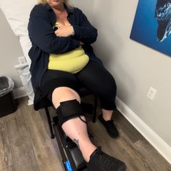 Central Jersey Spine & Wellness - Knee decompression helps relive knee pain