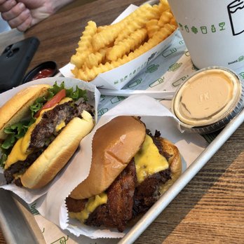 Shake Shack Mall at Millenia - Fast Food Near Me - Orlando, Florida Shake Shack Mall at Millenia - Fast Food Near Me - Orlando, Florida