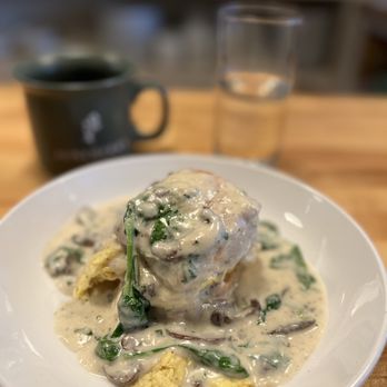Juneberry Table - Biscuits and Gravy - Breakfast & Brunch Near Me - Cleveland, Ohio