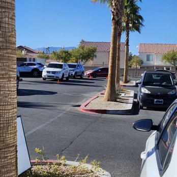 Swig - Yes, it's a long line around the parking lot but it went fast - Desserts Near Me - Las Vegas, Nevada Swig - Yes, it's a long line around the parking lot but it went fast - Desserts Near Me - Las Vegas, Nevada