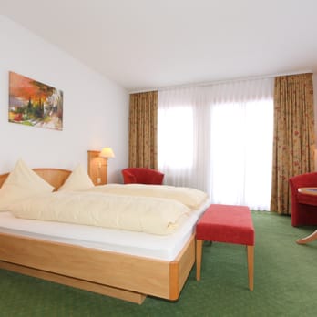 Hotel Bernerhof - Hotels Near Me - Kandersteg, BE