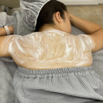 SI Glam Glow - Back Facial - Estheticians Near Me - Staten Island, New York SI Glam Glow - Back Facial - Estheticians Near Me - Staten Island, New York