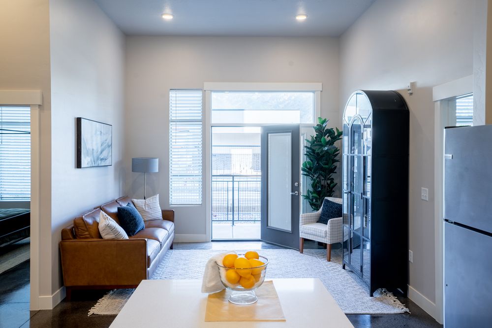 HILLTOP TOWERS Updated September 2024 37 Photos 4400 S Washington