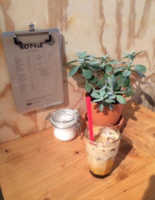 KOFFIE bij Joost en Maartje by null