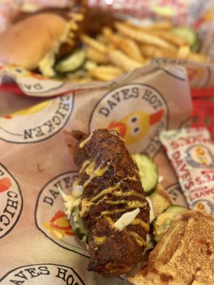 Dave's Hot Chicken by null
