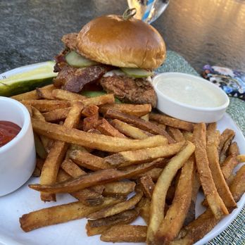 Beech - Chicke. Sandwich with bacon and Alabama white sauce - American Near Me - Jamestown, Rhode Island Beech - Chicke. Sandwich with bacon and Alabama white sauce - American Near Me - Jamestown, Rhode Island